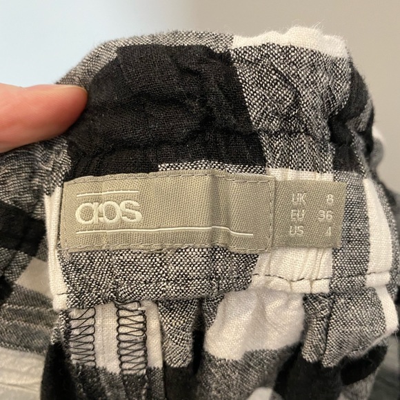 Plaid black and white long skirt. - Picture 6 of 7